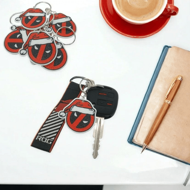 Christmas Deadpool Keyring with Santa Hat - Merry Christmas!