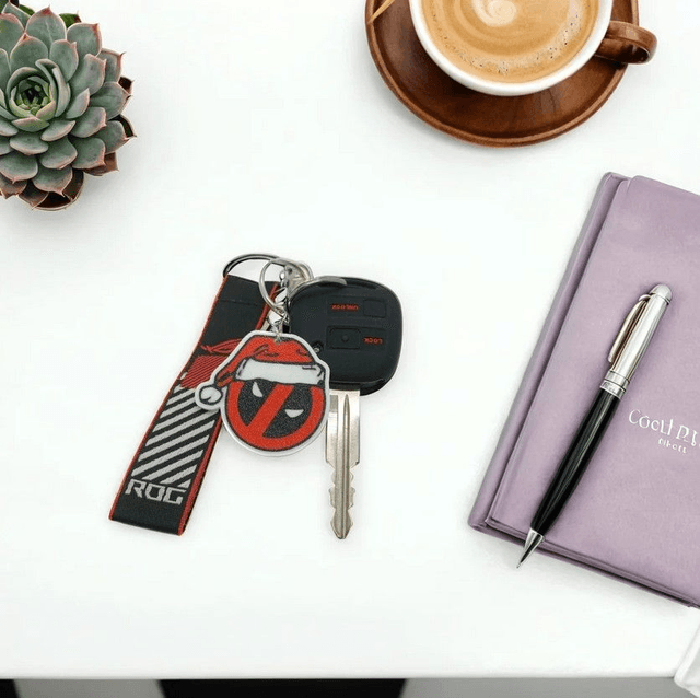 Christmas Deadpool Keyring with Santa Hat - Merry Christmas!